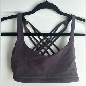 Lululemon sports bra size 4